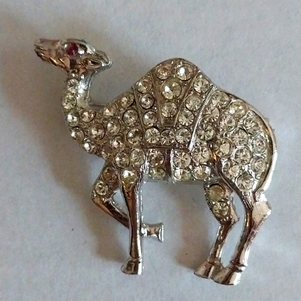 Vintage ORA Silver Tone Pavé Rhinestone Camel Brooch Red Eye 1960’s